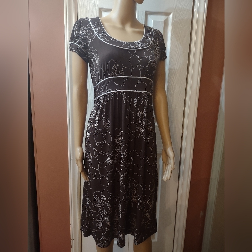 Merona woman's size small dress floral knee length